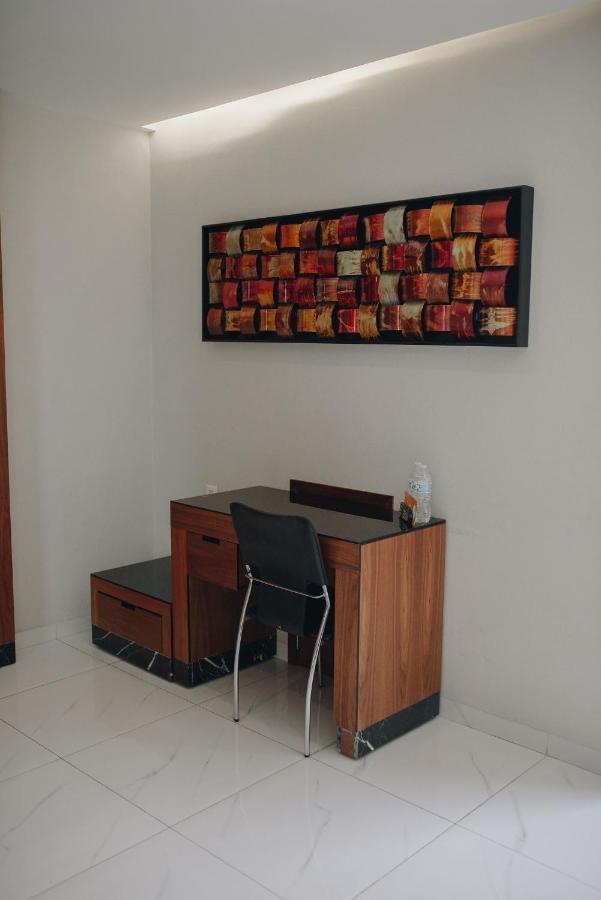Hotel Dali Plaza Ejecutivo Guadalajara Zewnętrze zdjęcie