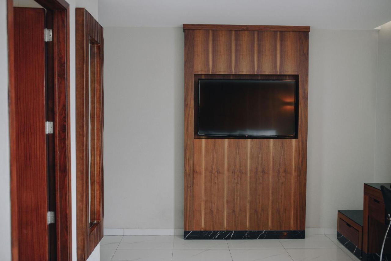 Hotel Dali Plaza Ejecutivo Guadalajara Zewnętrze zdjęcie
