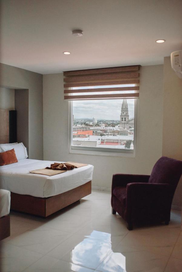 Hotel Dali Plaza Ejecutivo Guadalajara Zewnętrze zdjęcie