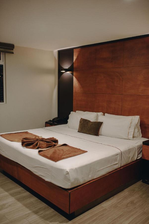 Hotel Dali Plaza Ejecutivo Guadalajara Zewnętrze zdjęcie