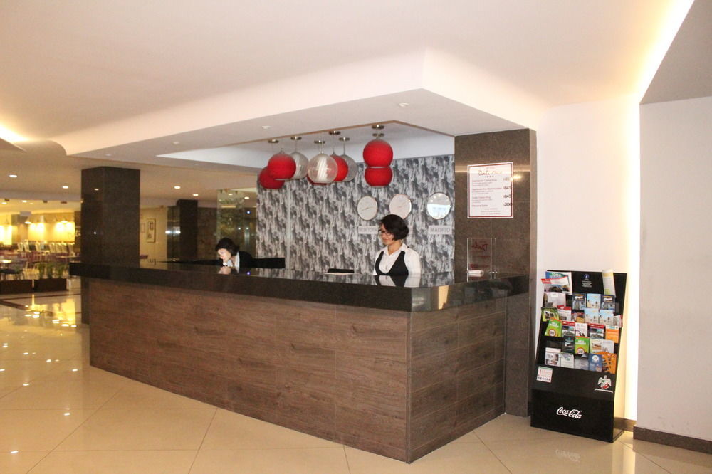 Hotel Dali Plaza Ejecutivo Guadalajara Zewnętrze zdjęcie